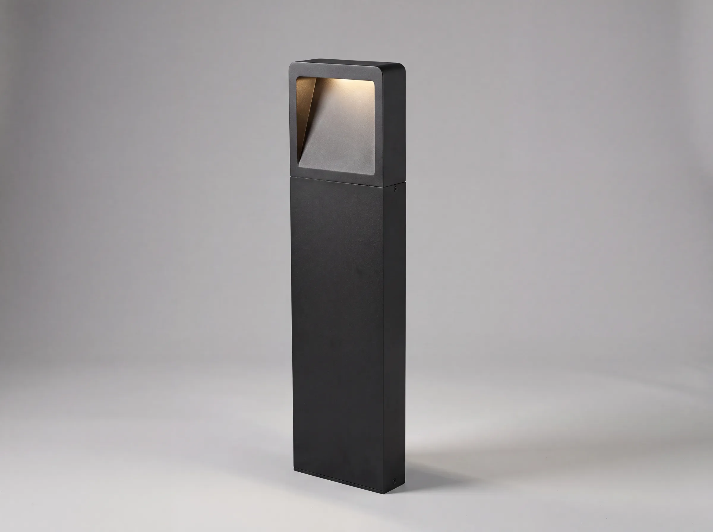 Hood Bollard