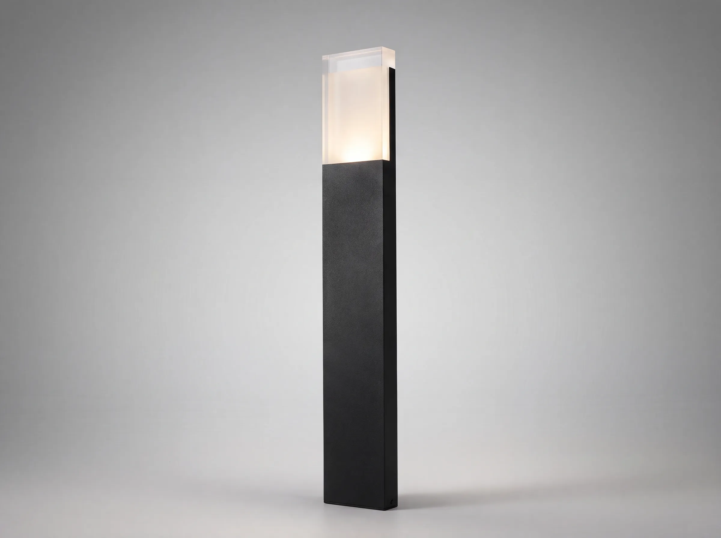 Slim Diffuser Bollard